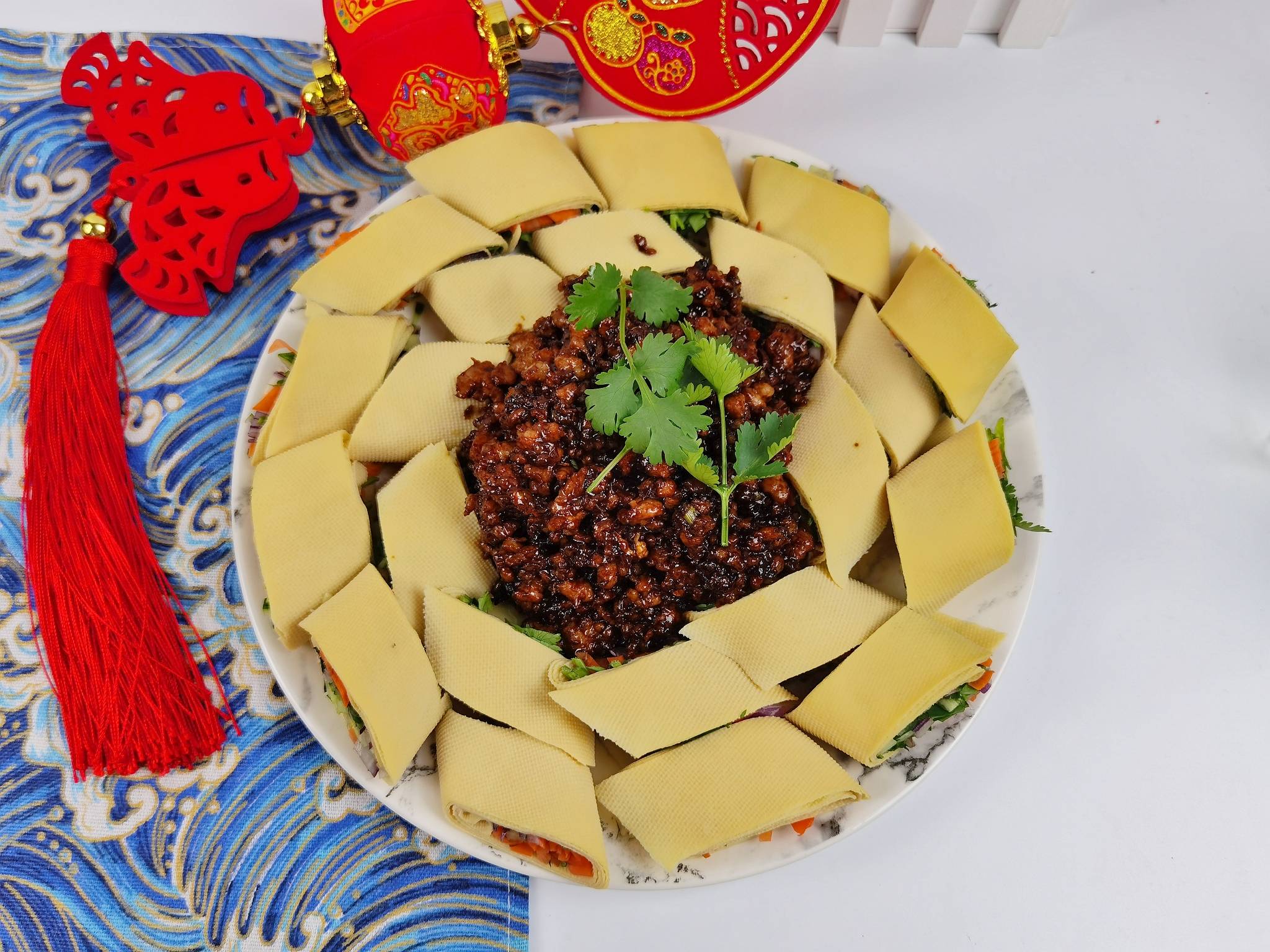 年夜飯富貴吉祥京醬肉絲豆皮卷，卷住好運財運卷住所有美好的做法-咸鮮味炒菜譜