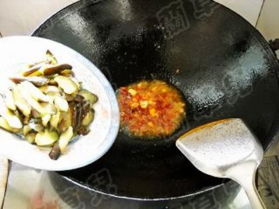 蒜香豆瓣茄子的做法-醬香味燒菜譜