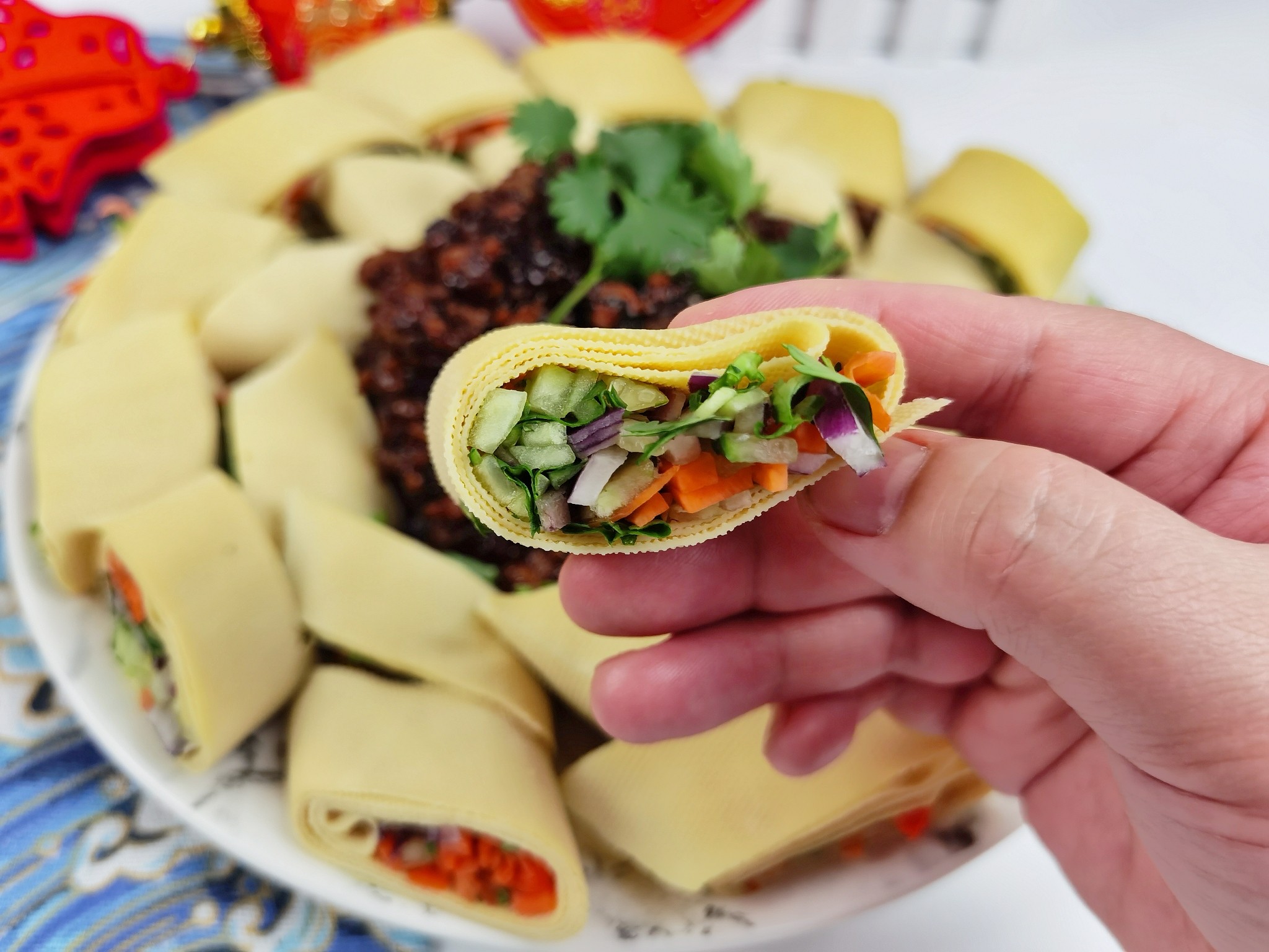 年夜飯富貴吉祥京醬肉絲豆皮卷，卷住好運財運卷住所有美好的做法-咸鮮味炒菜譜