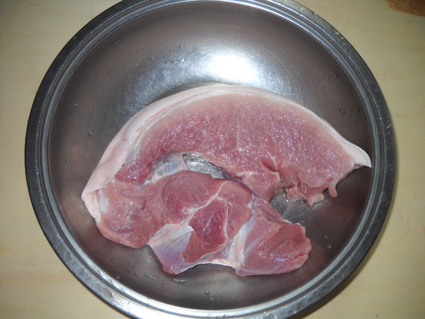 紅薯粉蒸腐乳肉的做法-醬香味蒸菜譜