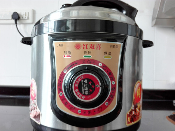 梅菜紅燒肉的做法-咸鮮味蒸菜譜