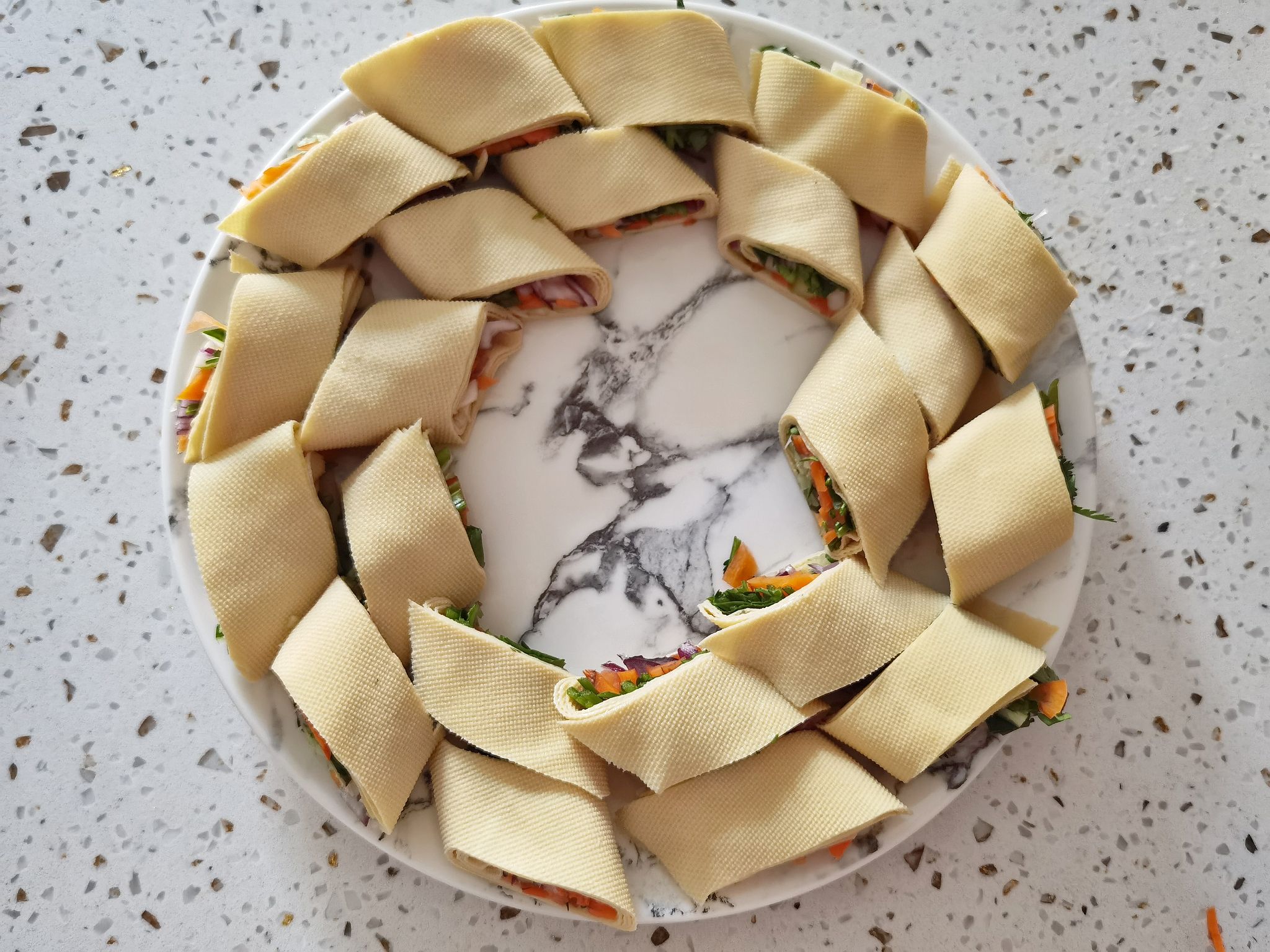 年夜飯富貴吉祥京醬肉絲豆皮卷，卷住好運財運卷住所有美好的做法-咸鮮味炒菜譜