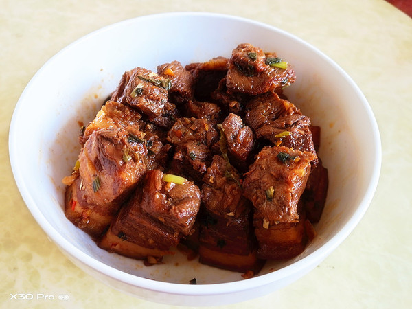 梅菜紅燒肉的做法-咸鮮味蒸菜譜