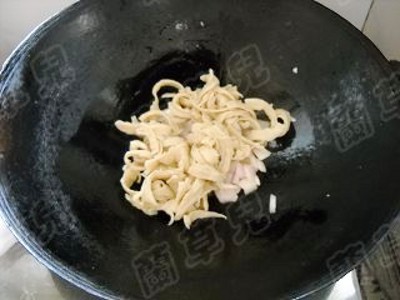 烤肉料炒面筋的做法-香辣味炒菜譜-易網健康養生網 烤肉料炒面筋的做法-香辣味炒菜譜