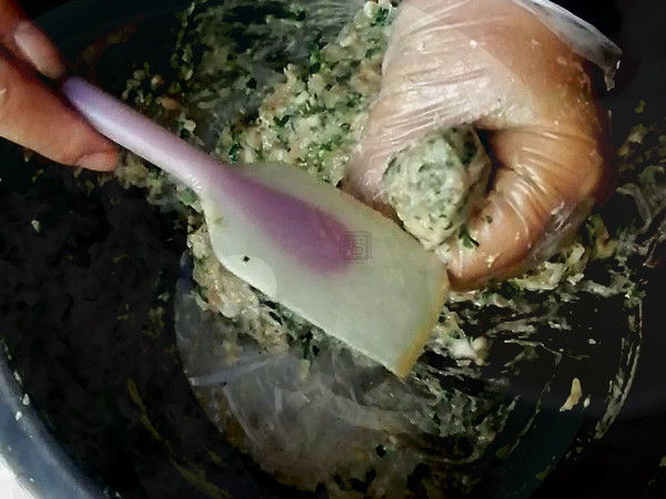 自制兩種火鍋肉丸，真材實(shí)料看得見！的做法-咸鮮味煮菜譜