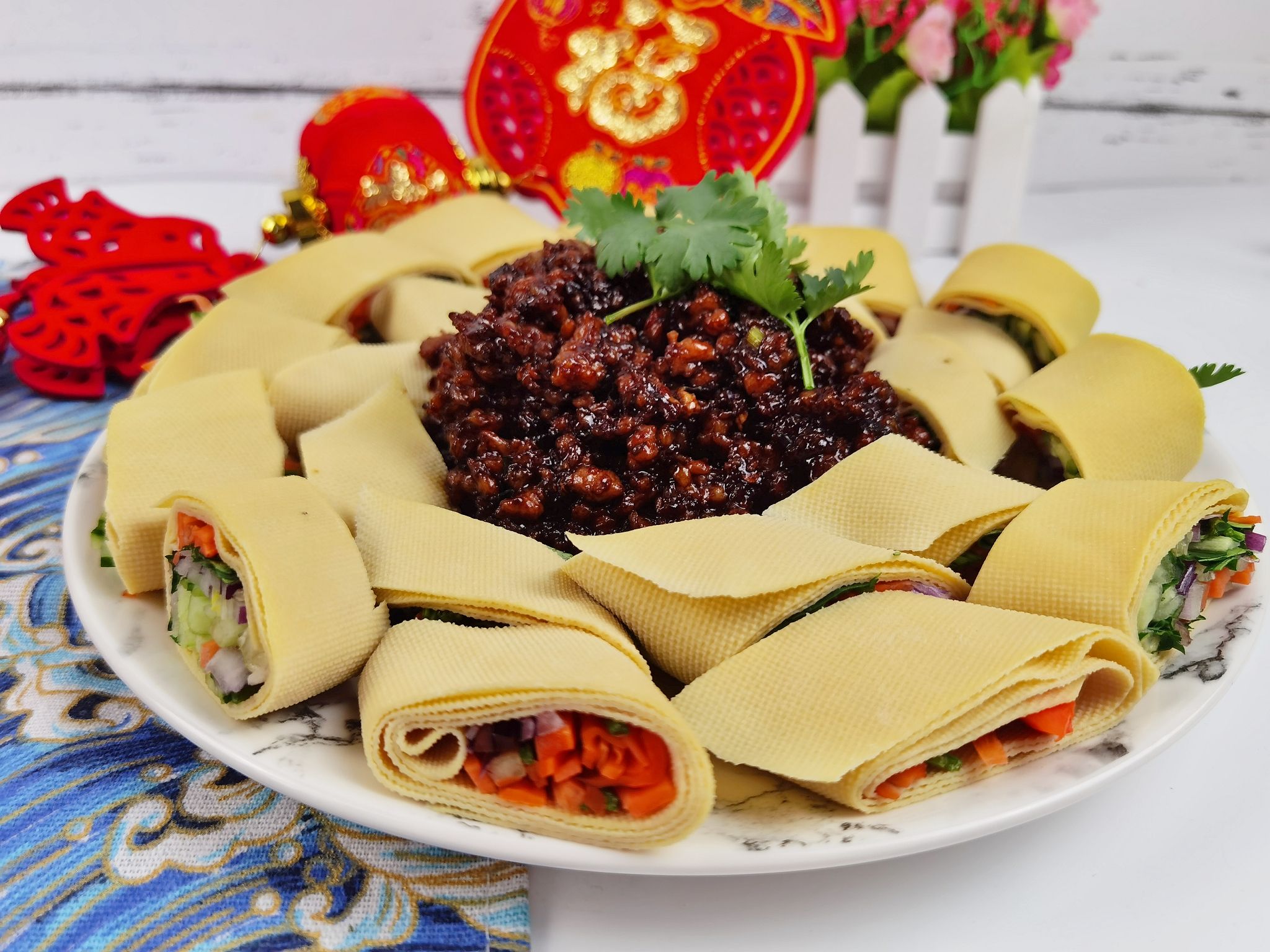 年夜飯富貴吉祥京醬肉絲豆皮卷，卷住好運財運卷住所有美好的做法-咸鮮味炒菜譜