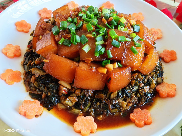 梅菜紅燒肉的做法-咸鮮味蒸菜譜