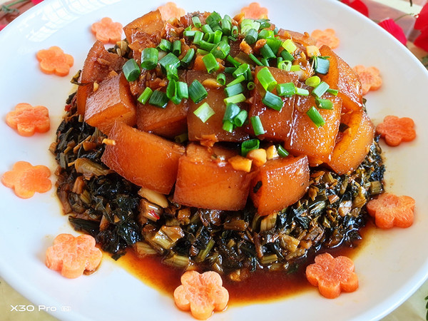 梅菜紅燒肉的做法-咸鮮味蒸菜譜