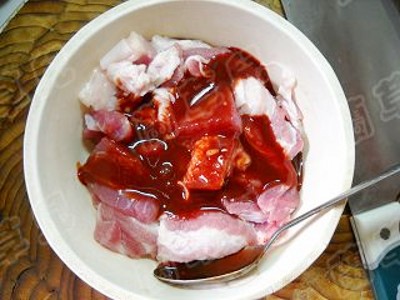 紅薯粉蒸腐乳肉的做法-醬香味蒸菜譜