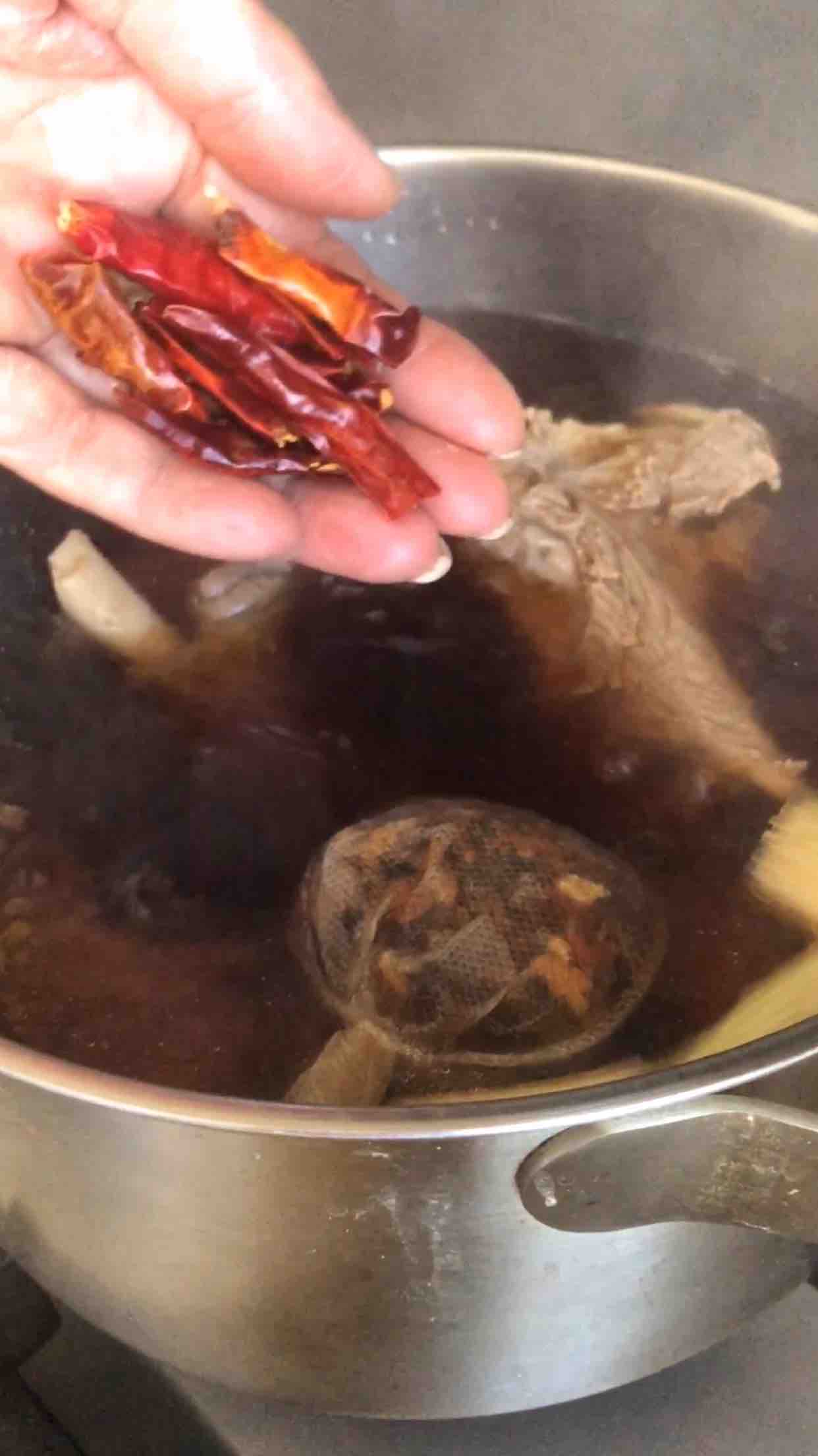 鹵味羊棒骨的做法-家常味煮菜譜