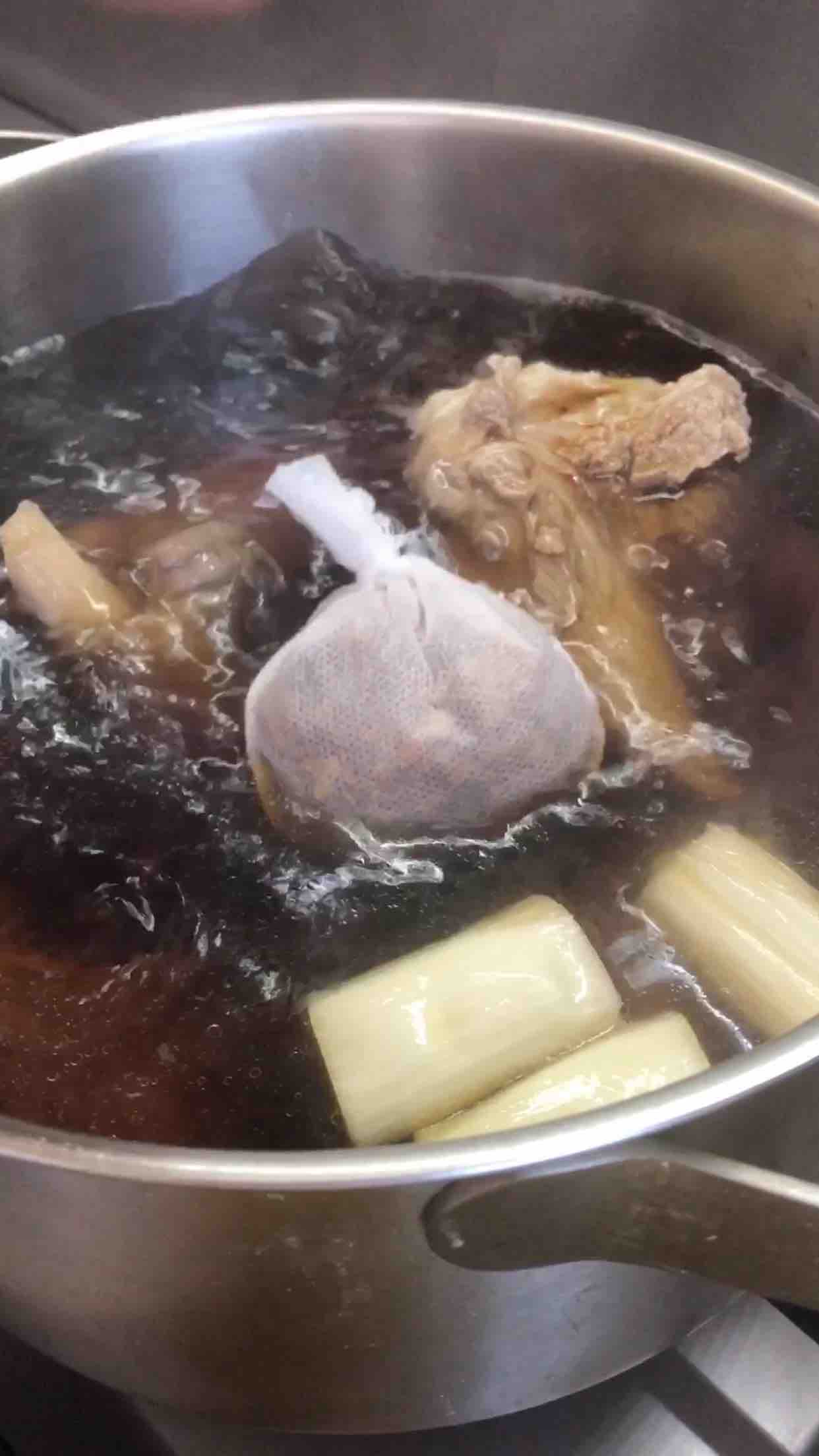 鹵味羊棒骨的做法-家常味煮菜譜