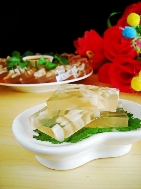 Q彈養顏肉皮凍的做法-家常味煮菜譜-易網健康養生網 Q彈養顏肉皮凍的做法-家常味煮菜譜