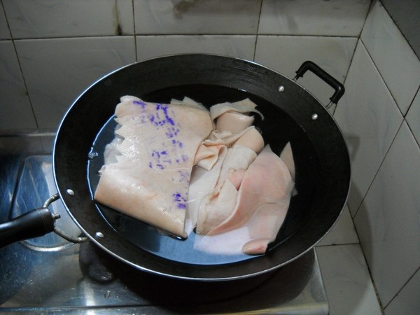 Q彈養顏肉皮凍的做法-家常味煮菜譜-易網健康養生網 Q彈養顏肉皮凍的做法-家常味煮菜譜