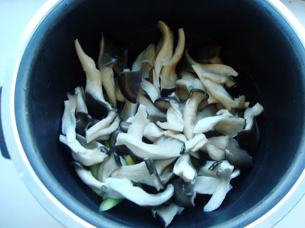 電飯煲燉魚頭的做法-麻辣味燉菜譜