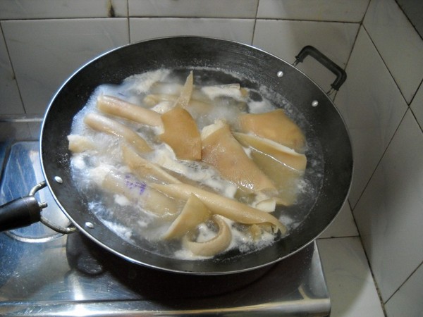 Q彈養顏肉皮凍的做法-家常味煮菜譜-易網健康養生網 Q彈養顏肉皮凍的做法-家常味煮菜譜