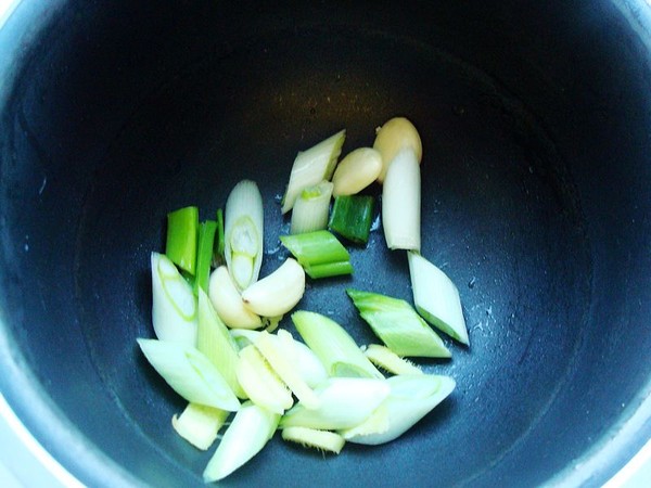 電飯煲燉魚頭的做法-麻辣味燉菜譜