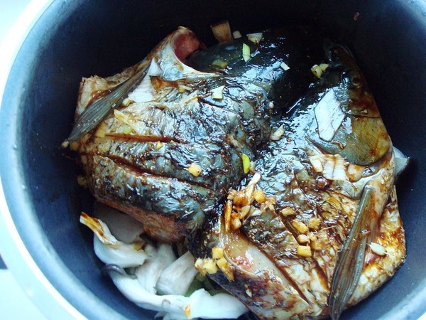 電飯煲燉魚頭的做法-麻辣味燉菜譜