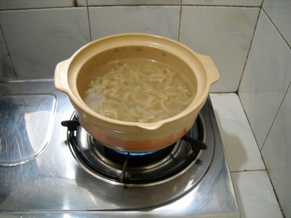 Q彈養顏肉皮凍的做法-家常味煮菜譜-易網健康養生網 Q彈養顏肉皮凍的做法-家常味煮菜譜