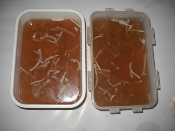 Q彈養顏肉皮凍的做法-家常味煮菜譜-易網健康養生網 Q彈養顏肉皮凍的做法-家常味煮菜譜