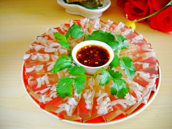 Q彈養顏肉皮凍的做法-家常味煮菜譜-易網健康養生網 Q彈養顏肉皮凍的做法-家常味煮菜譜