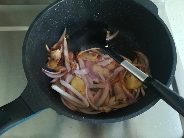 干鍋茶樹菇的做法-家常味炒菜譜-易網健康養生網 干鍋茶樹菇的做法-家常味炒菜譜