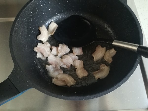 干鍋茶樹菇的做法-家常味炒菜譜-易網健康養生網 干鍋茶樹菇的做法-家常味炒菜譜