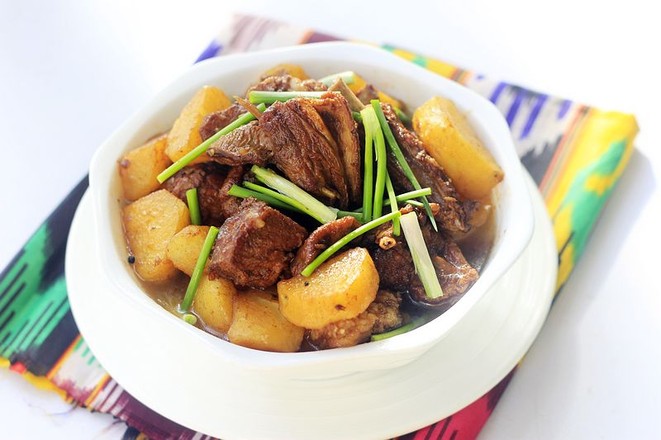 土豆燒羊肉的做法-家常味燒菜譜