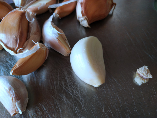 臘八蒜的做法-酸甜味腌菜譜