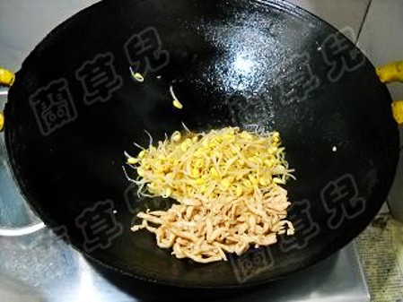 韭菜豆芽雞絲的做法-家常味炒菜譜