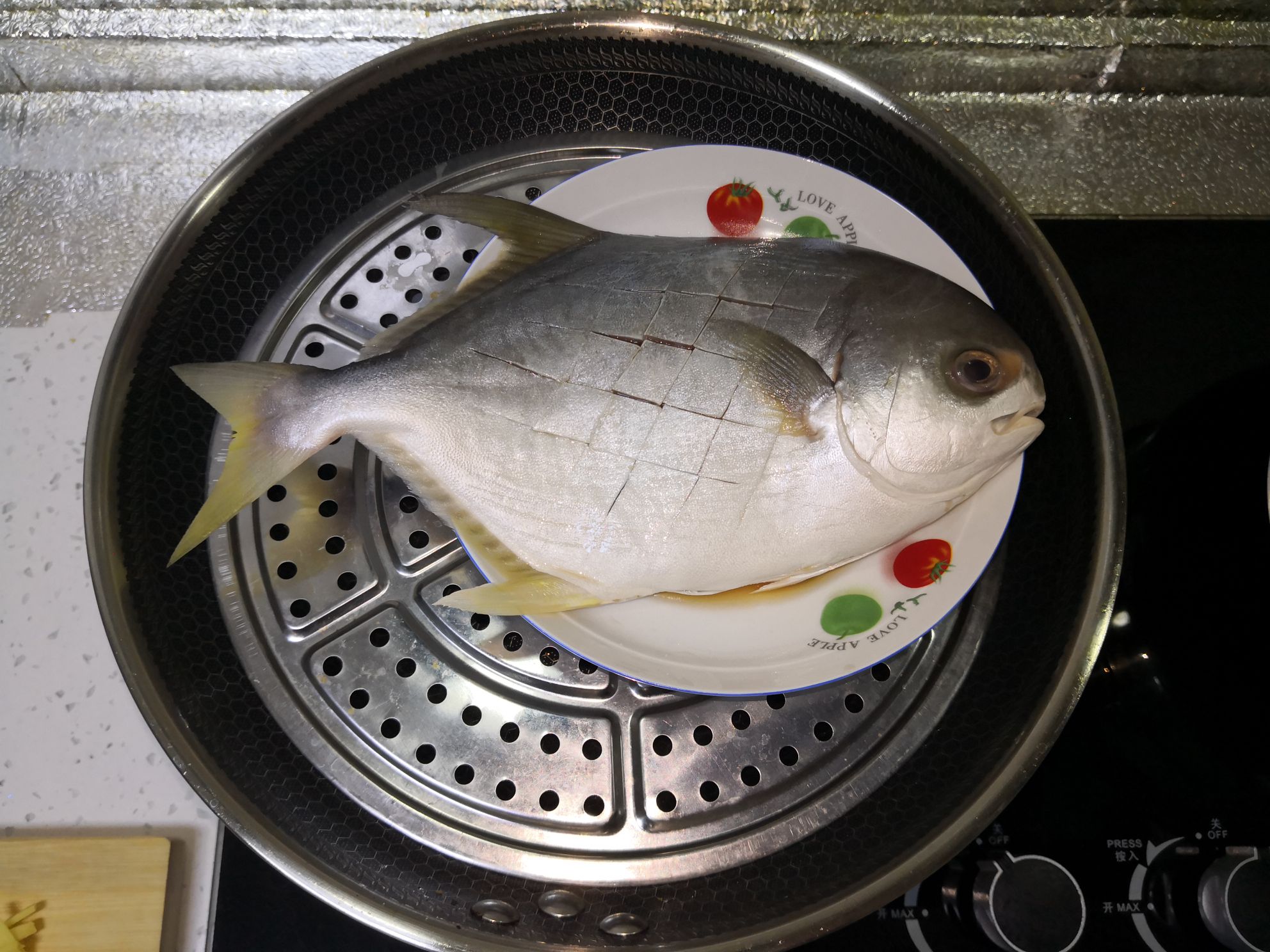 清蒸金鯧魚的做法-咸鮮味蒸菜譜