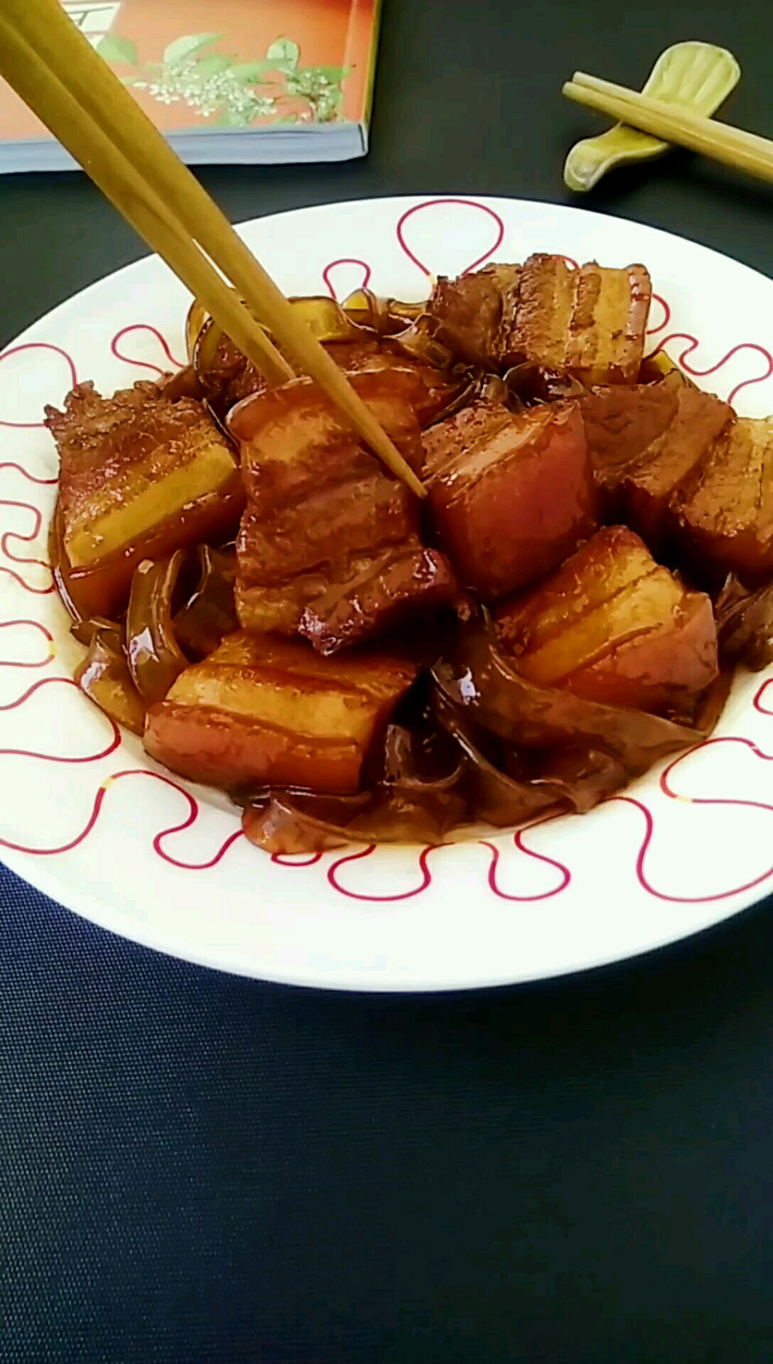 噬肉足 看過來的做法-咸鮮味燒菜譜