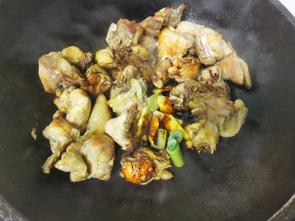 辣子雞的做法-家常味炒菜譜