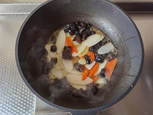 爽脆胡蘿卜山藥炒木耳的做法-咸鮮味炒菜譜