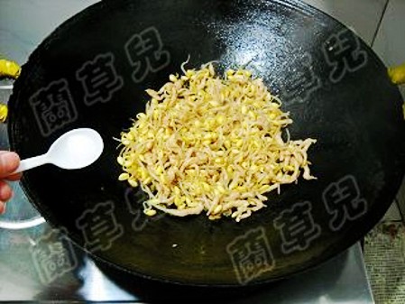 韭菜豆芽雞絲的做法-家常味炒菜譜