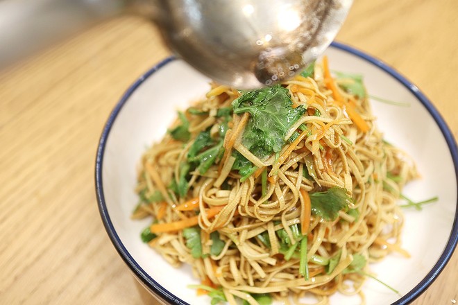 燙拌豆腐絲的做法-家常味拌菜譜