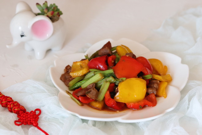 彩椒炒肉的做法-家常味炒菜譜