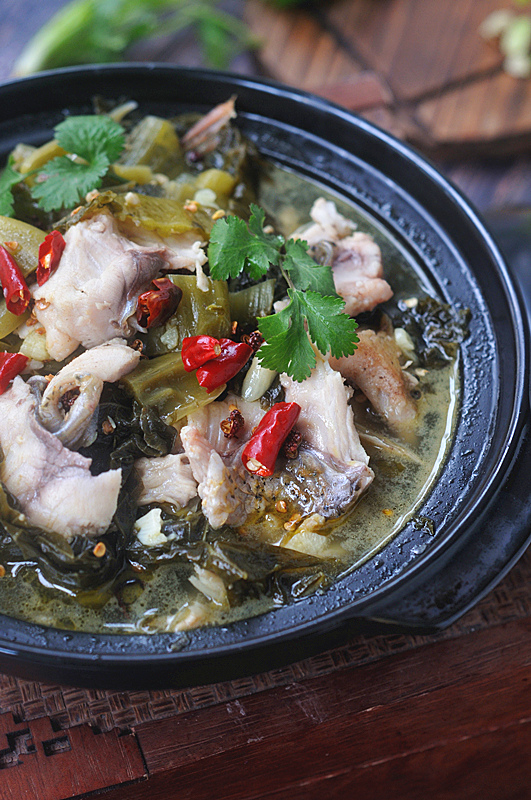 魚的做法這么多，我獨愛酸菜魚，湯鮮肉嫩，比水煮魚片更營養！的做法-酸辣味煮菜譜