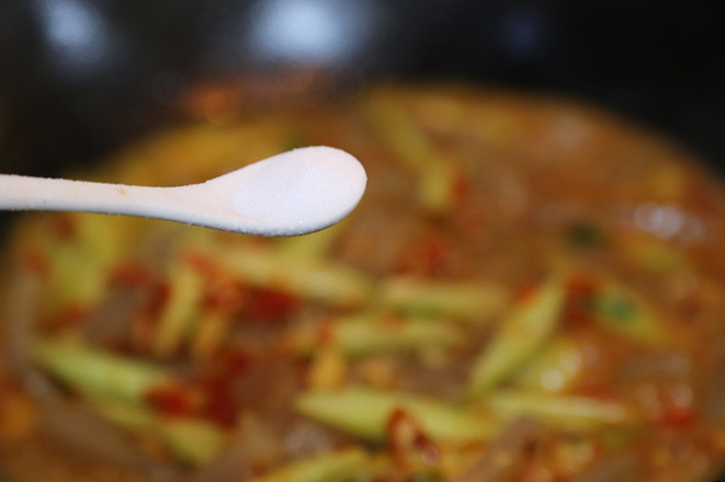 剁椒炒魔芋豆腐的做法-酸辣味炒菜譜