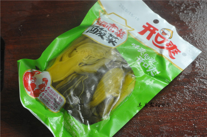 魚的做法這么多，我獨愛酸菜魚，湯鮮肉嫩，比水煮魚片更營養！的做法-酸辣味煮菜譜