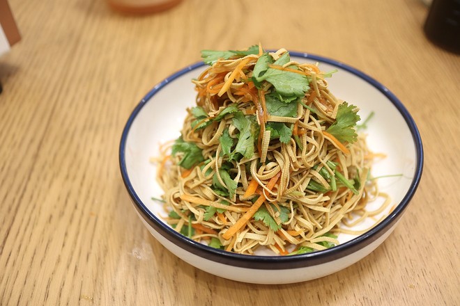 燙拌豆腐絲的做法-家常味拌菜譜