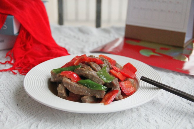 紅紅火火青紅椒小炒牛肉的做法-咸鮮味炒菜譜
