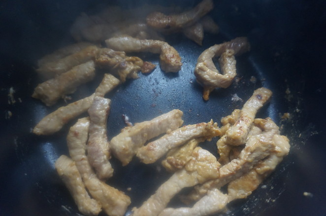 肉質酥嫩的秘訣在此，快手家常菜——酥嫩小炒肉的做法-咸鮮味炒菜譜