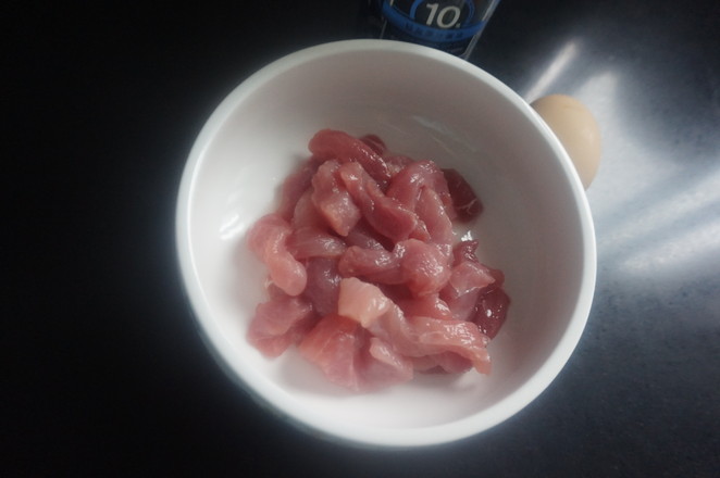 肉質酥嫩的秘訣在此，快手家常菜——酥嫩小炒肉的做法-咸鮮味炒菜譜