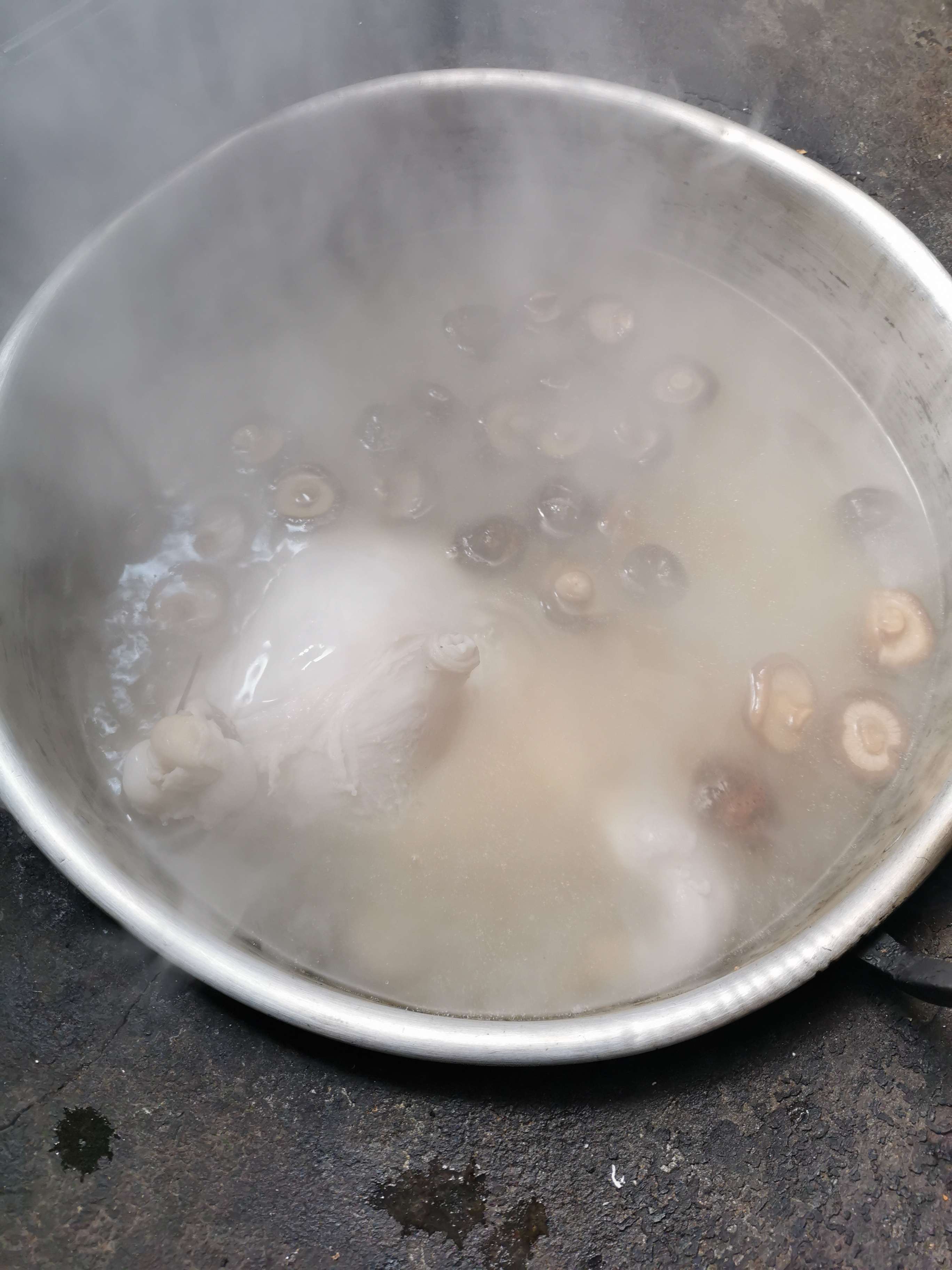 豬肚雞煲（鳳投胎版）的做法-咸鮮味煲菜譜