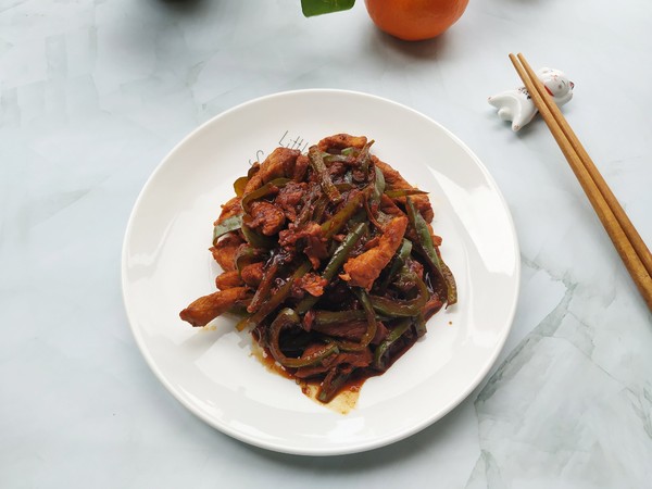 肉質酥嫩的秘訣在此，快手家常菜——酥嫩小炒肉的做法-咸鮮味炒菜譜