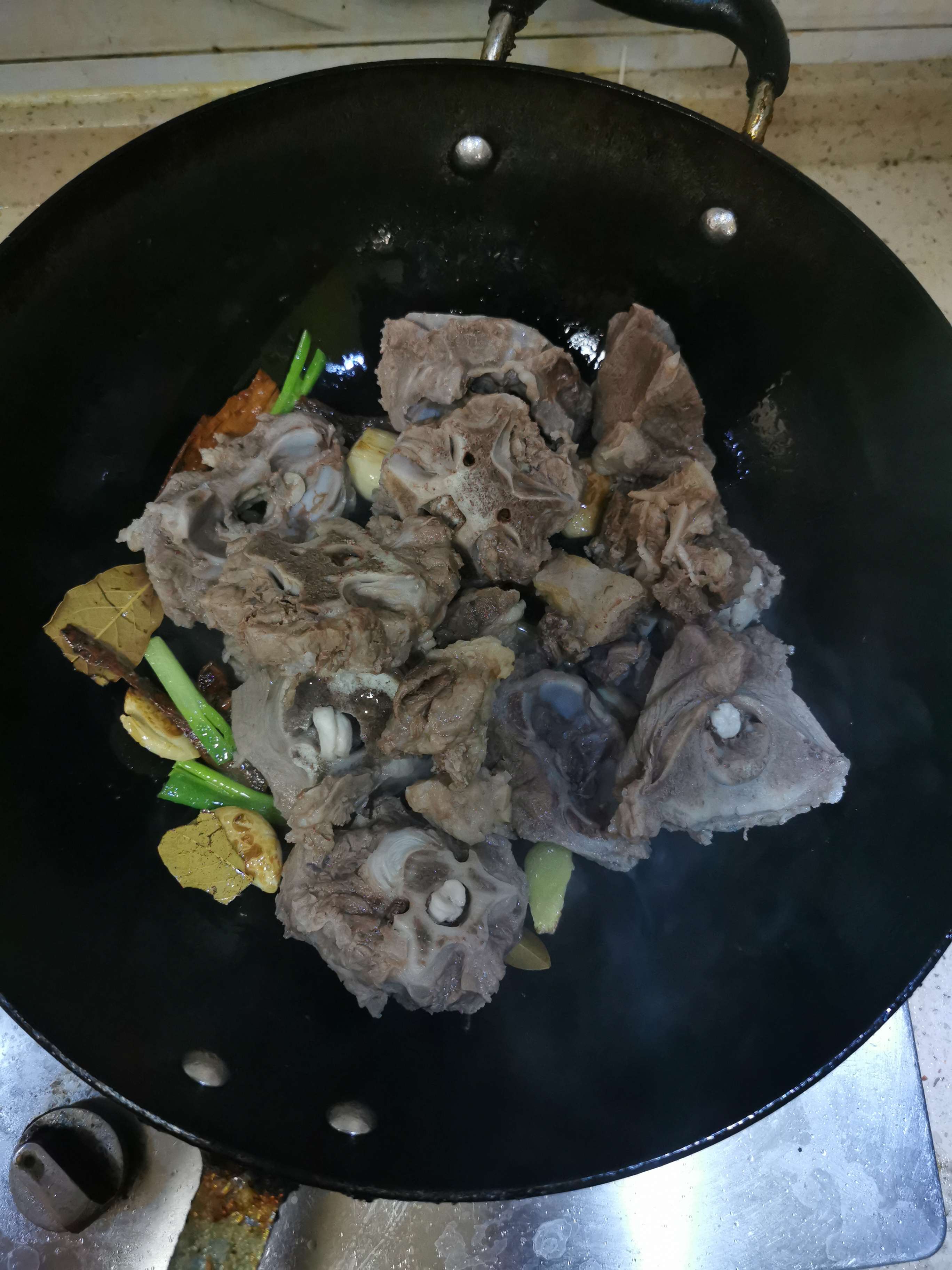 燉羊蝎子的做法-五香味燉菜譜