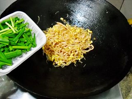 韭菜豆芽雞絲的做法-家常味炒菜譜