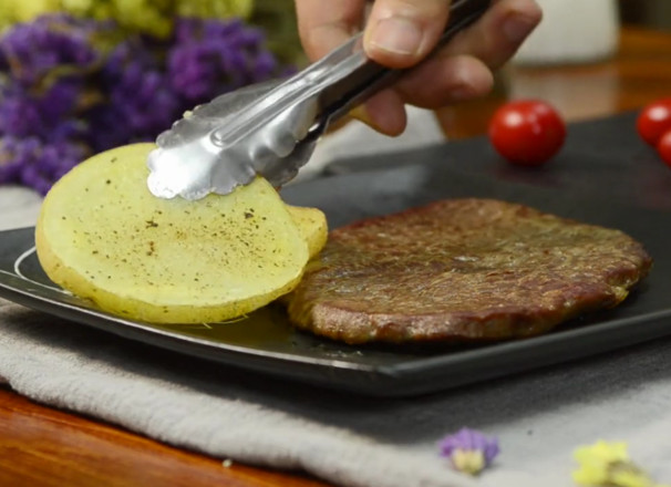 烤牛排的做法-黑椒味烤菜譜-易網健康養生網 烤牛排的做法-黑椒味烤菜譜