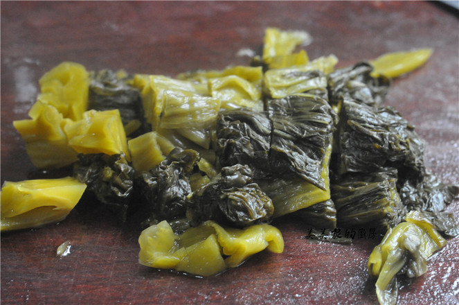 魚的做法這么多，我獨愛酸菜魚，湯鮮肉嫩，比水煮魚片更營養！的做法-酸辣味煮菜譜