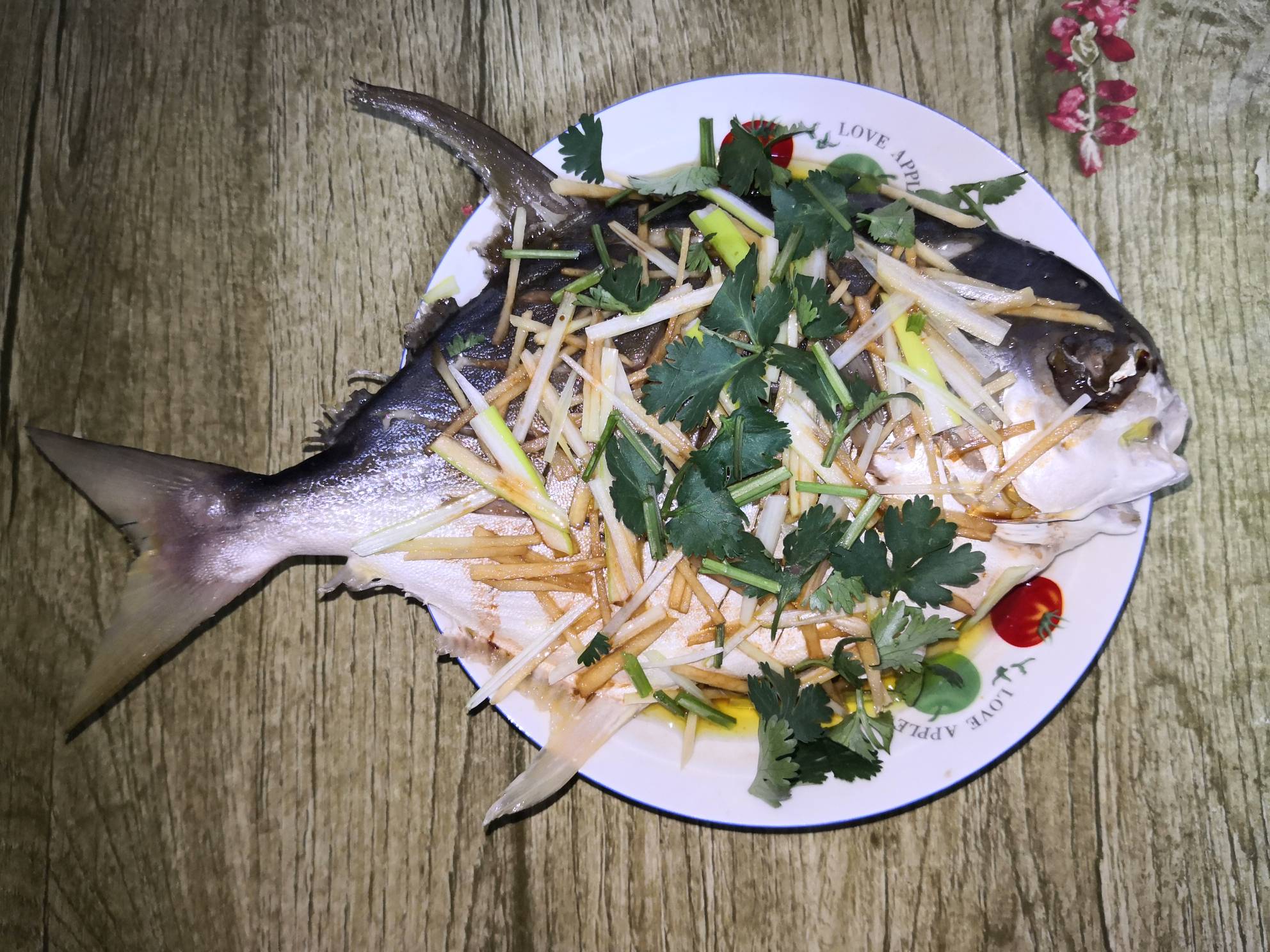 清蒸金鯧魚的做法-咸鮮味蒸菜譜